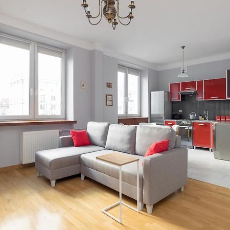 Metro Raclawicka Red Apartment Warsaw Luaran gambar