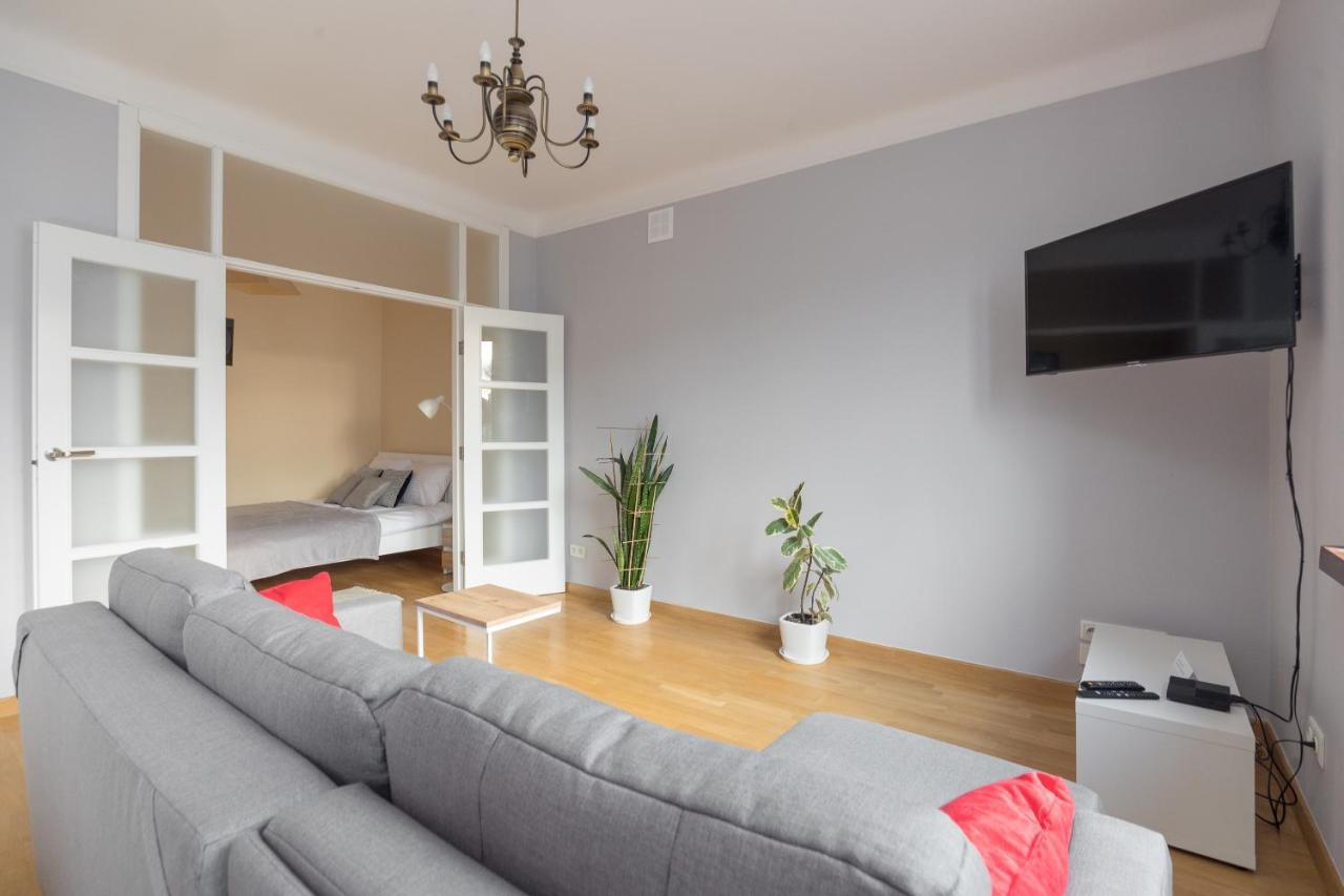 Metro Raclawicka Red Apartment Warsaw Luaran gambar