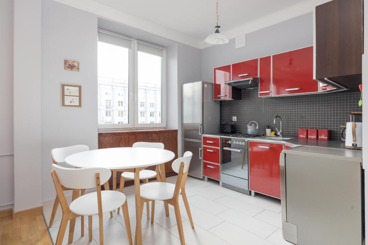 Metro Raclawicka Red Apartment Warsaw Luaran gambar