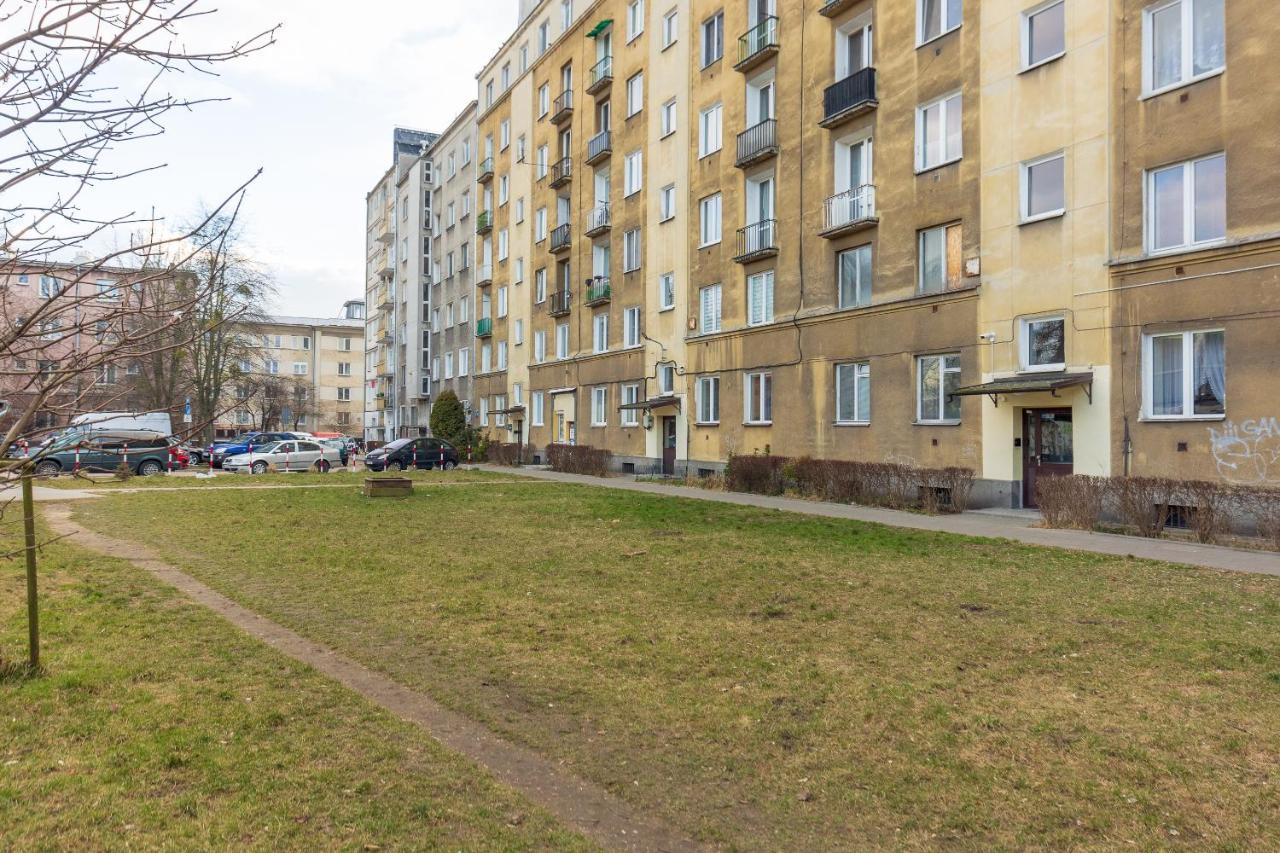 Metro Raclawicka Red Apartment Warsaw Luaran gambar