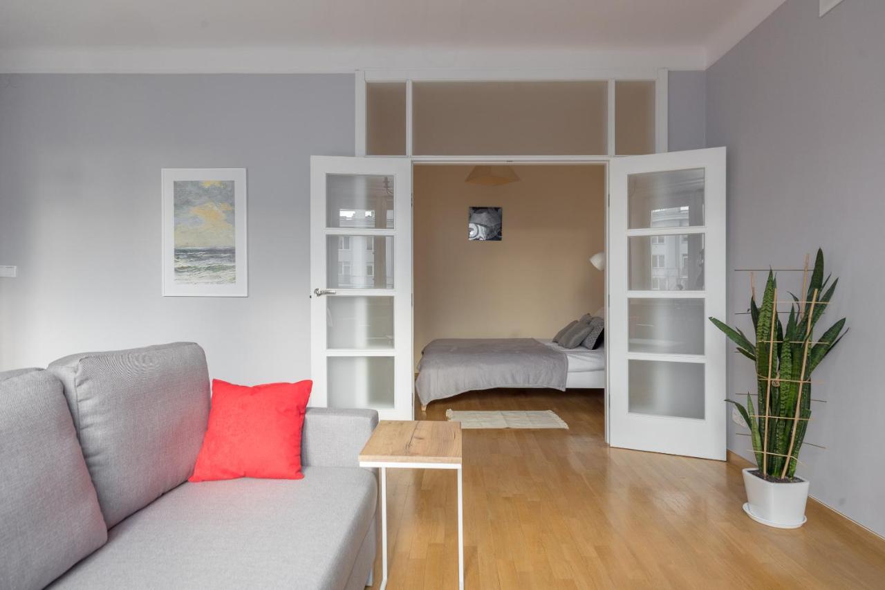 Metro Raclawicka Red Apartment Warsaw Luaran gambar