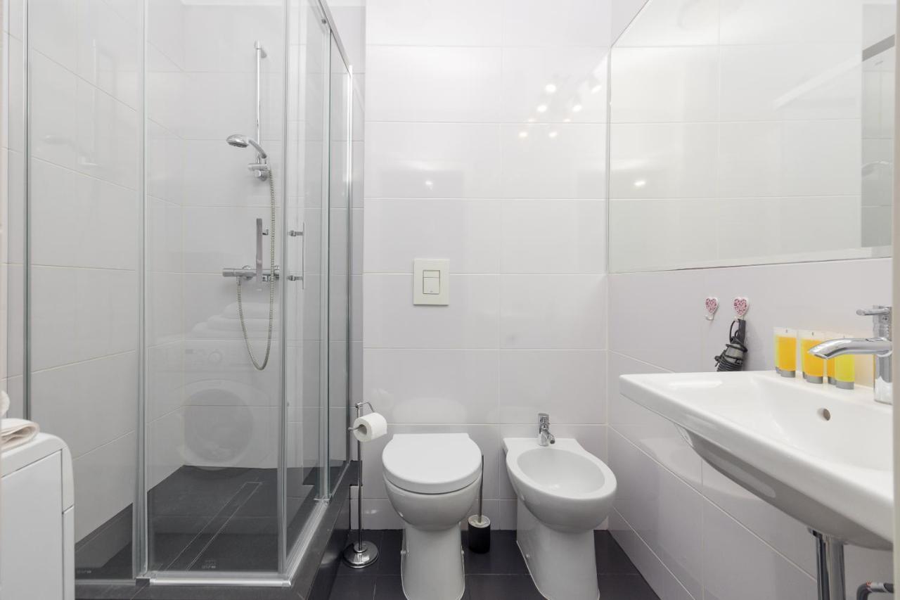 Metro Raclawicka Red Apartment Warsaw Luaran gambar