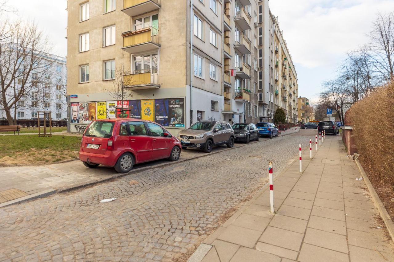 Metro Raclawicka Red Apartment Warsaw Luaran gambar