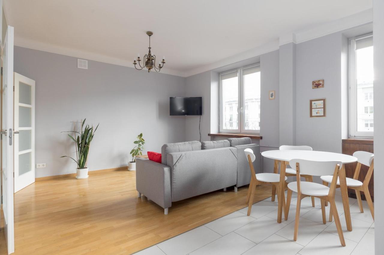 Metro Raclawicka Red Apartment Warsaw Luaran gambar